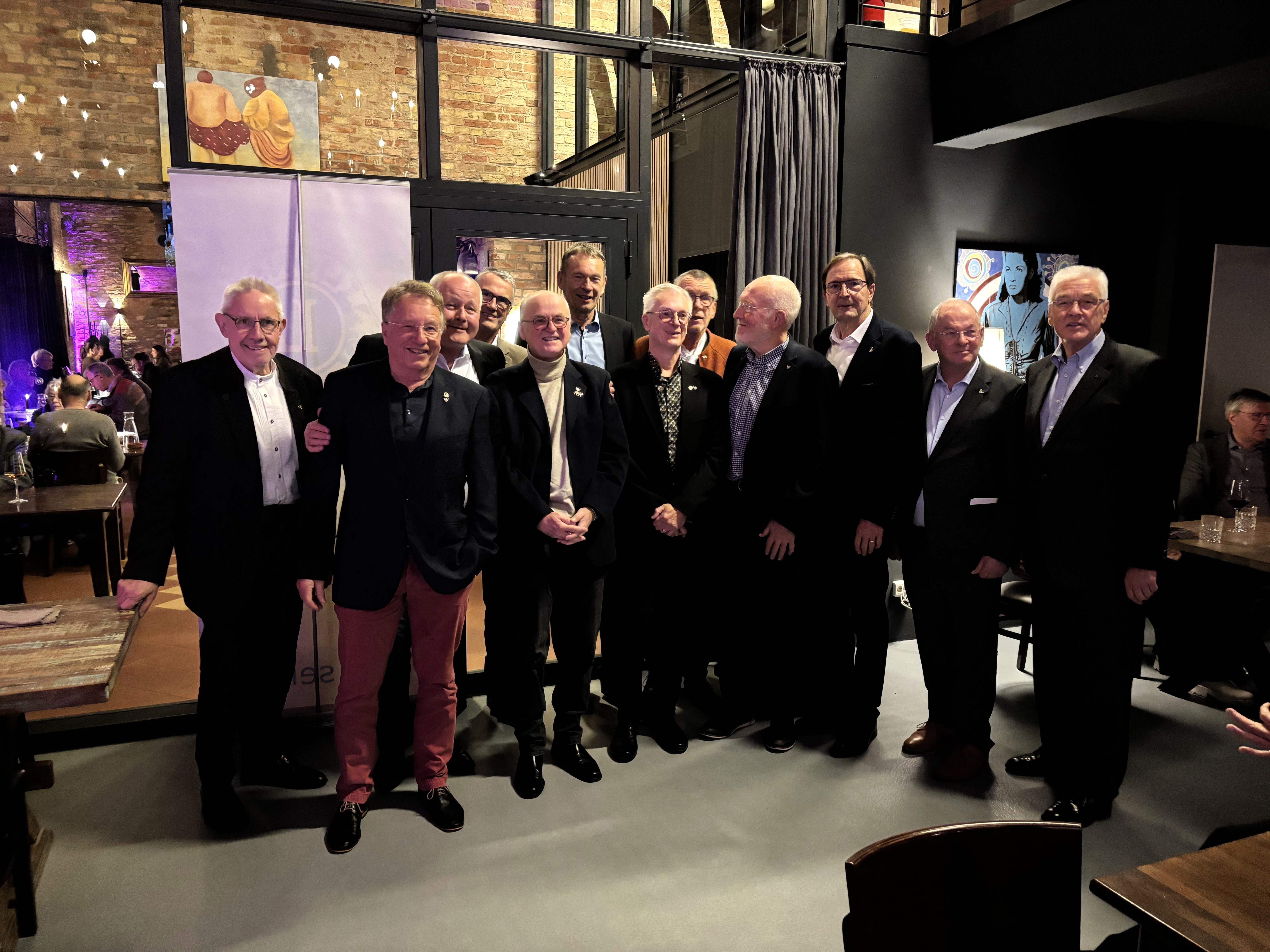 Gründungsmitglieder des Lions Cubs Rheda-Ems